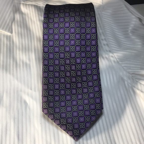 Joseph Abboud- purple square with small black squares pattern tie. 100% silk - Picture 8 of 12